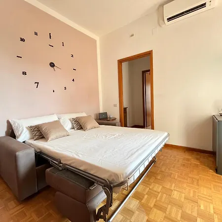 Апартаменты Vespucci House *