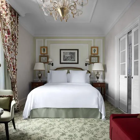 Four Seasons מלון 5*