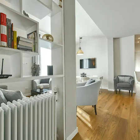 - Ponte Vecchio Guelfo Apartment *