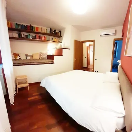Apartment House Nubia, San Frediano, Near Ponte Vecchio, With Free Private Parking Lot Florence