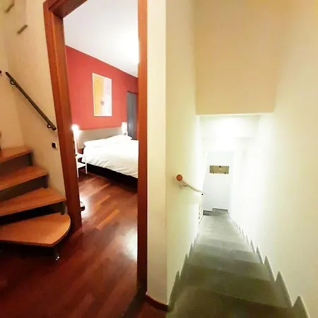 House Nubia, San Frediano, Near Ponte Vecchio, With Free Private Parking Lot Apartment