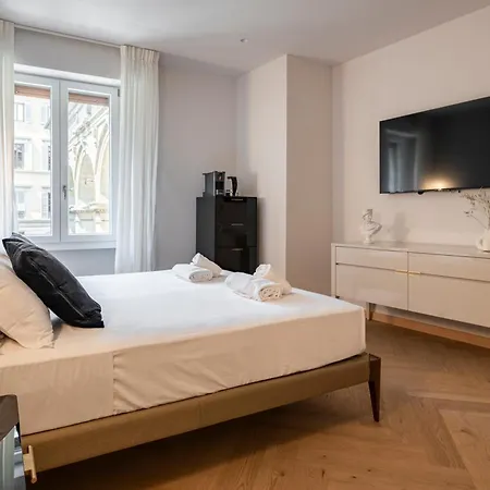 The Old Palace- Luxury Signoria
