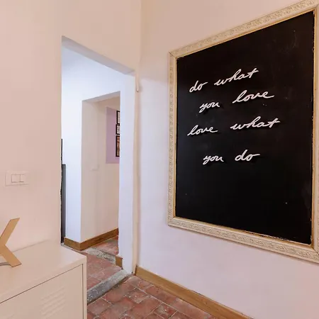 Cozy House In Pepi Street Apartment