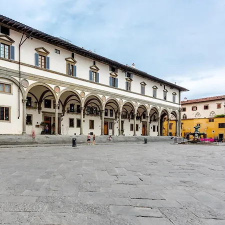 Comodo Dietro Il Duomo *