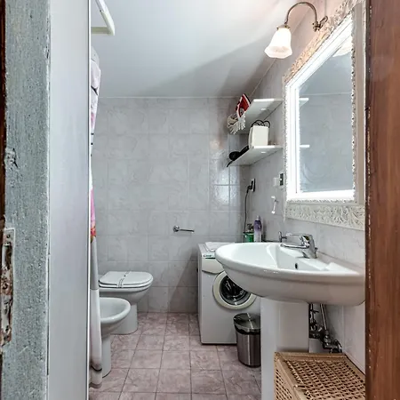 Comodo Dietro Il Duomo Apartment *