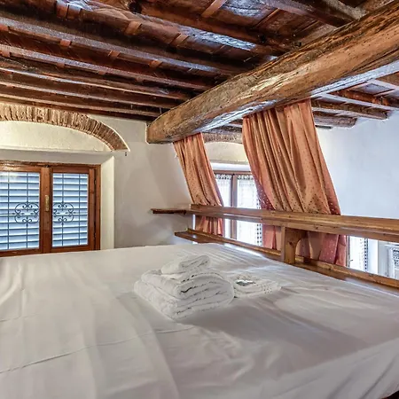 Apartment Comodo Dietro Il Duomo *