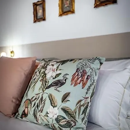Apartment Chic Oriuolo At The Duomo Florence