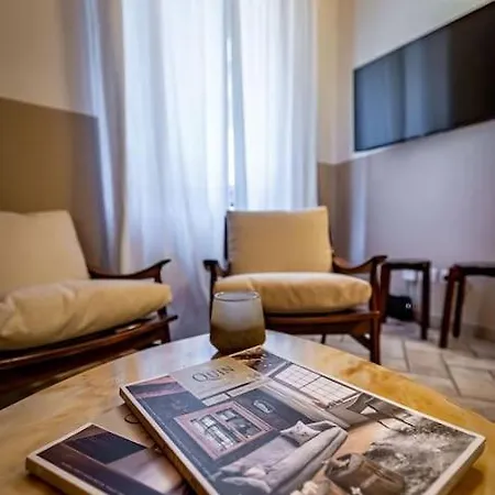 Chic Oriuolo At The Duomo Apartment Florence