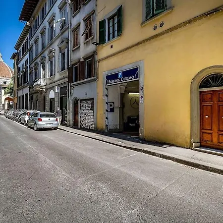 Chic Oriuolo At The Duomo Apartment