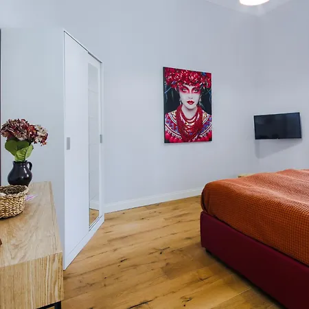 Guido Monaco Contemporary Stylish And Modern *