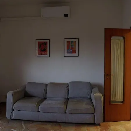 Fanciful 2-br Outside Ztl *