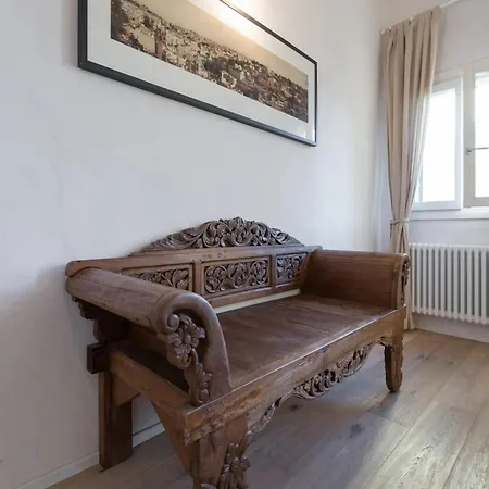 Apartment Unique 100 Sqm Design Flat In Oltrarno *