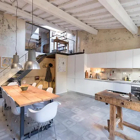 Apartment Unique 100 Sqm Design Flat In Oltrarno