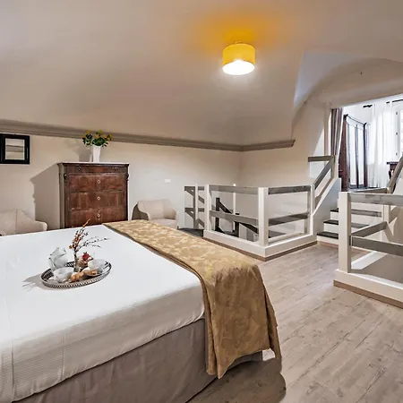 Apartment Dimora Del Palazzo Aldobrandini Del Papa By Interhome