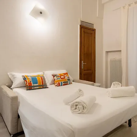 Pergola - 1 Bdr Flat With Inner Courtyard Apartment *