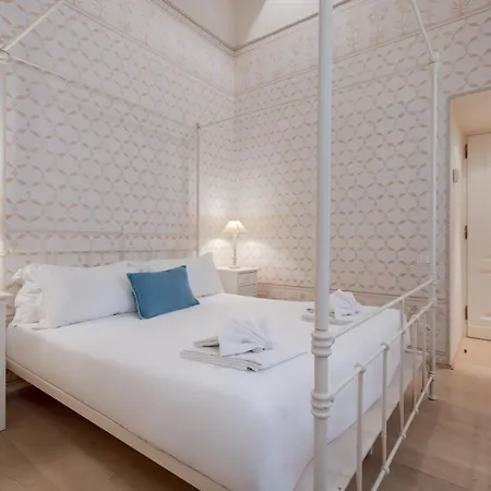 A 200m Uffizi - 90m Ponte Vecchio Apartment