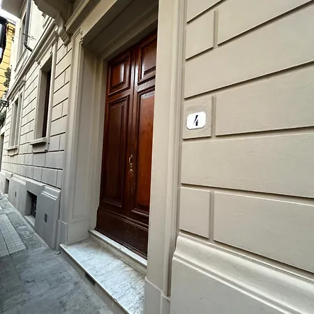 Florentine Penthouse By Florencehospitality Com * Florence