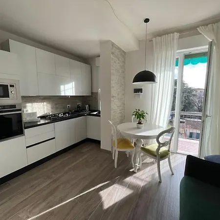 Luminoso Fiorentino Apartment Florence