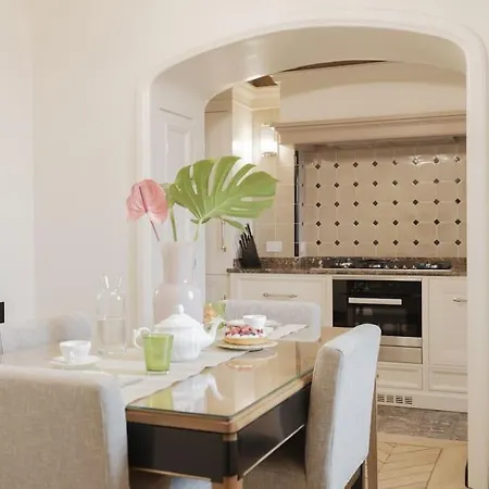 Апартаменты Luxury Window On *