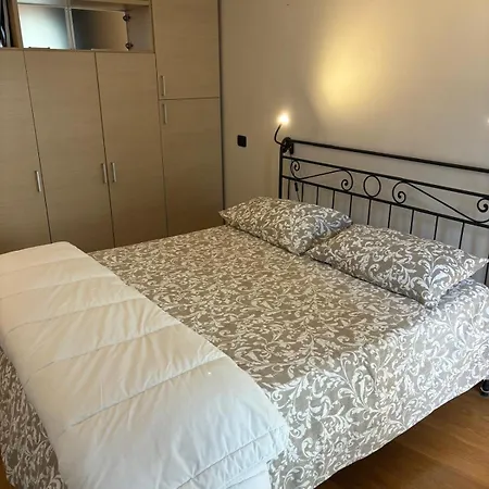 Apartamento Sam's & Cosy By The Old Town *