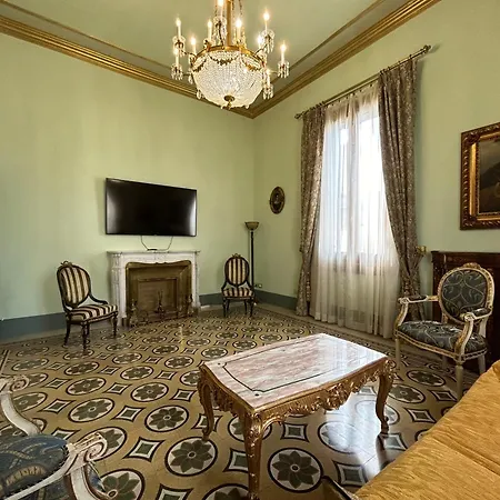 Florentine Penthouse By Florencehospitality Com Florence