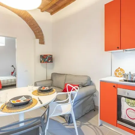 Apartment Careggi, Meyer, Cto Con Giardino Florence