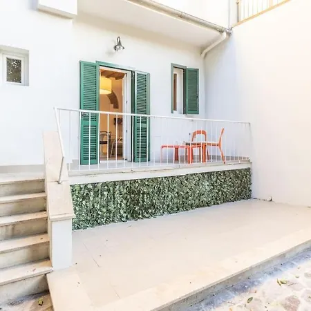 Apartment Careggi, Meyer, Cto Con Giardino Florence