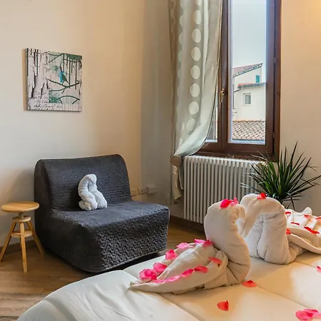 Deluxe Apt+private Parking Apartment