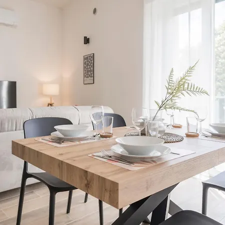 Leopoldo Cozy Loft - Tram, Air C, Netflix *