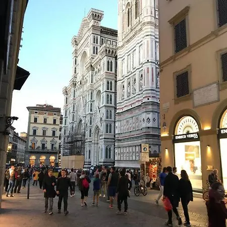 Small Studio, Donatello, Next To The Duomo Of Daire *