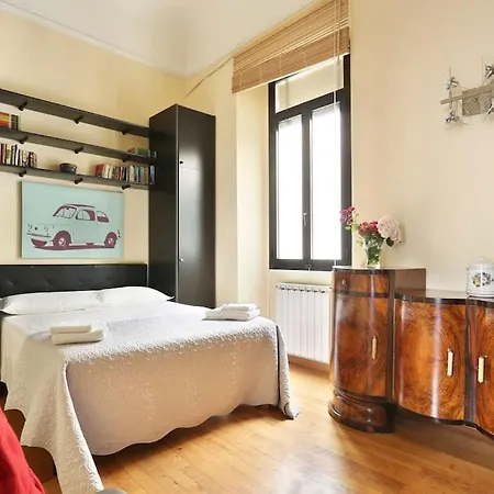 Small Studio, Donatello, Next To The Duomo Of * Florencia