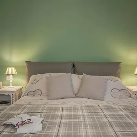 Silk Art Apartment