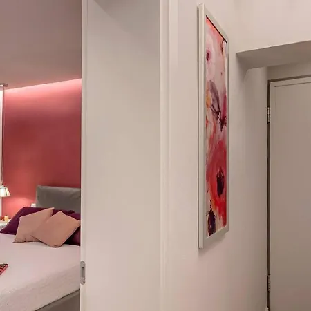 Silk Art Apartment *