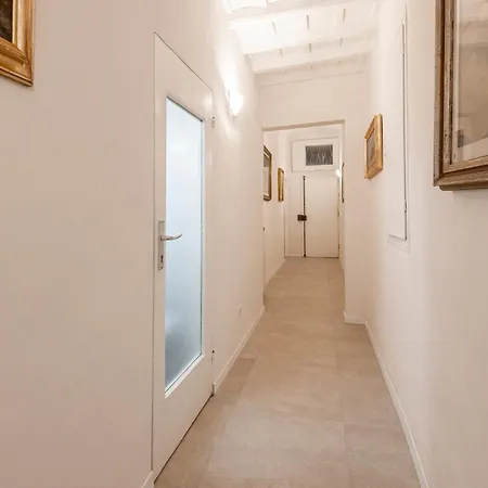 Santa Croce Palace By Mmega Apartment