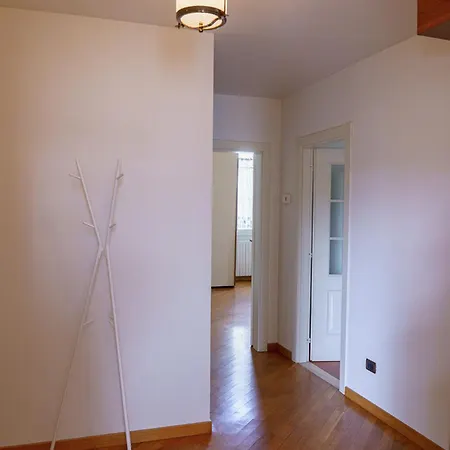Spacious And Pleasant 2-br