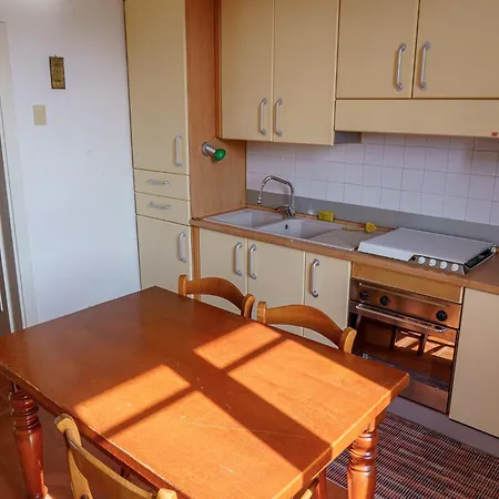 Spacious And Pleasant 2-br