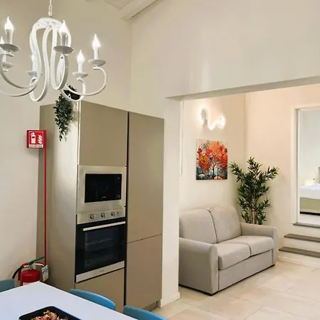 White Iris Apartment *