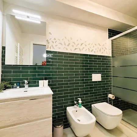 White Iris Apartment *
