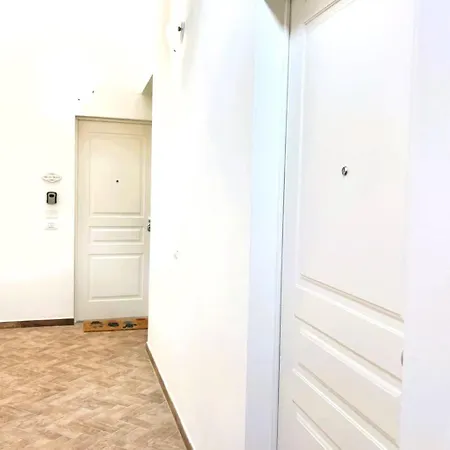 White Iris Apartment Florence