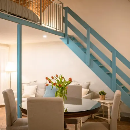 Azzurra Elegant Apartment