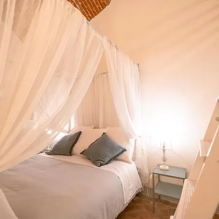 Azzurra Elegant Apartment *
