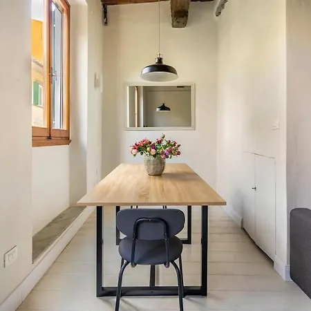 Apartment Modern Loft 1 Min To Basilica Of Santa Croce Florence
