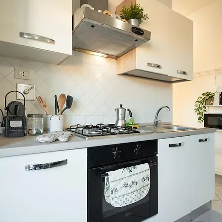 Apartment Crystal House Front Tramvia