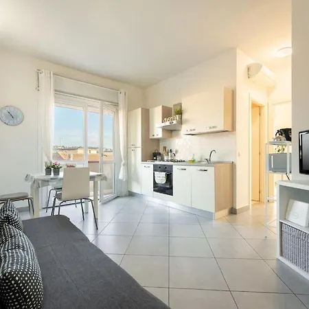 Crystal House Front Tramvia Apartment *