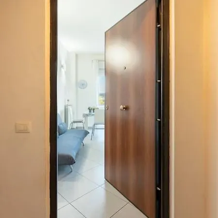 Apartment Crystal House Front Tramvia *