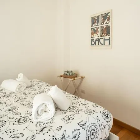 Crystal House Front Tramvia Apartment *