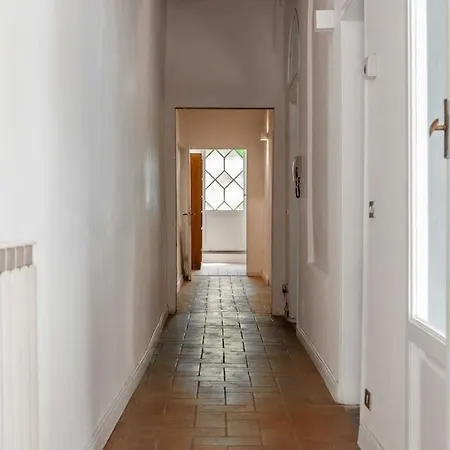 Romana 4 Bedrooms With Garden
