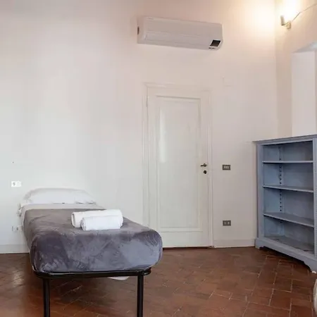 Romana 4 Bedrooms With Garden Apartment
