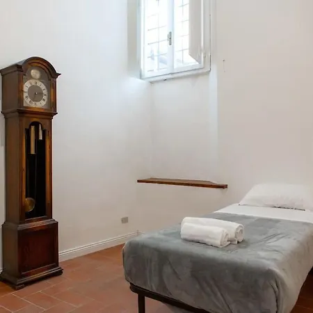 Romana 4 Bedrooms With Garden *