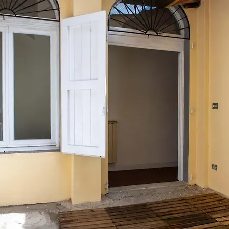 Romana 4 Bedrooms With Garden